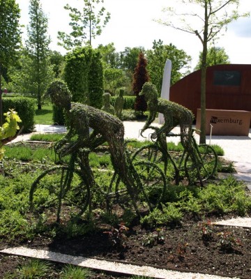 Advanced topiary, like these cyclists, featured strongly in the displays