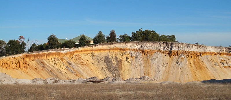 Sandy soil profile at Jandakot in Perth, WA Photo orderinchaos