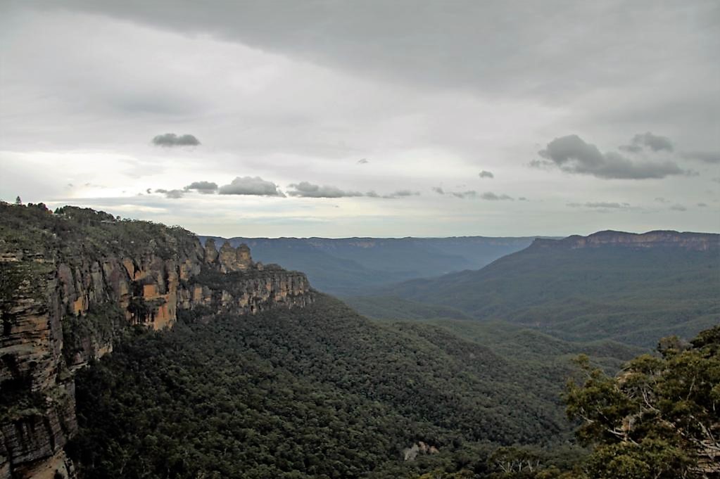 The Blue Mountains and Three Sisters, Katoomba